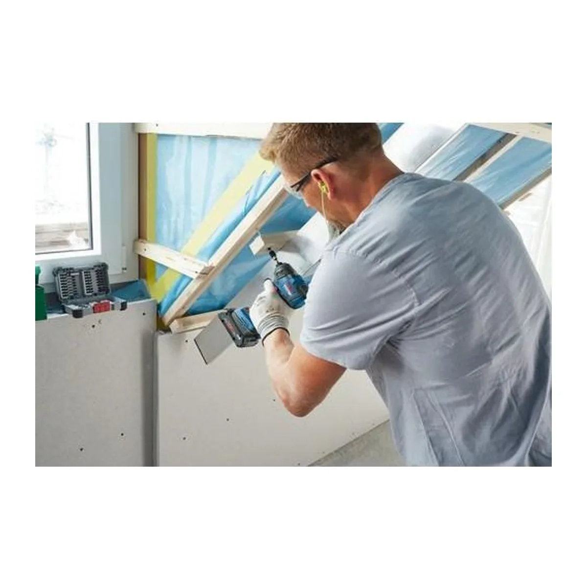 BOSCH GDR 18V-200 C AKÜLÜ DARBELİ SOMUN SIKMA - Görsel 3